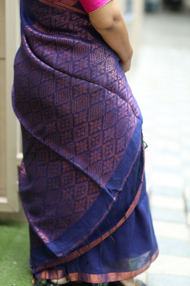 Blue Meenakari Butti with Banarasi Pallu Handloom Linen
