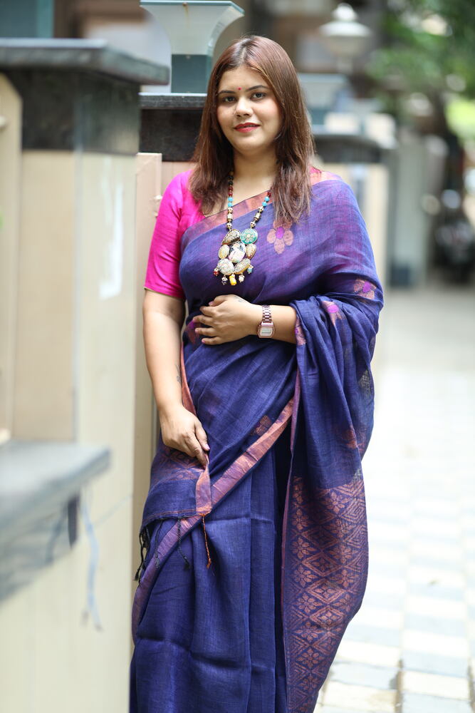 Blue Meenakari Butti with Banarasi Pallu Handloom Linen