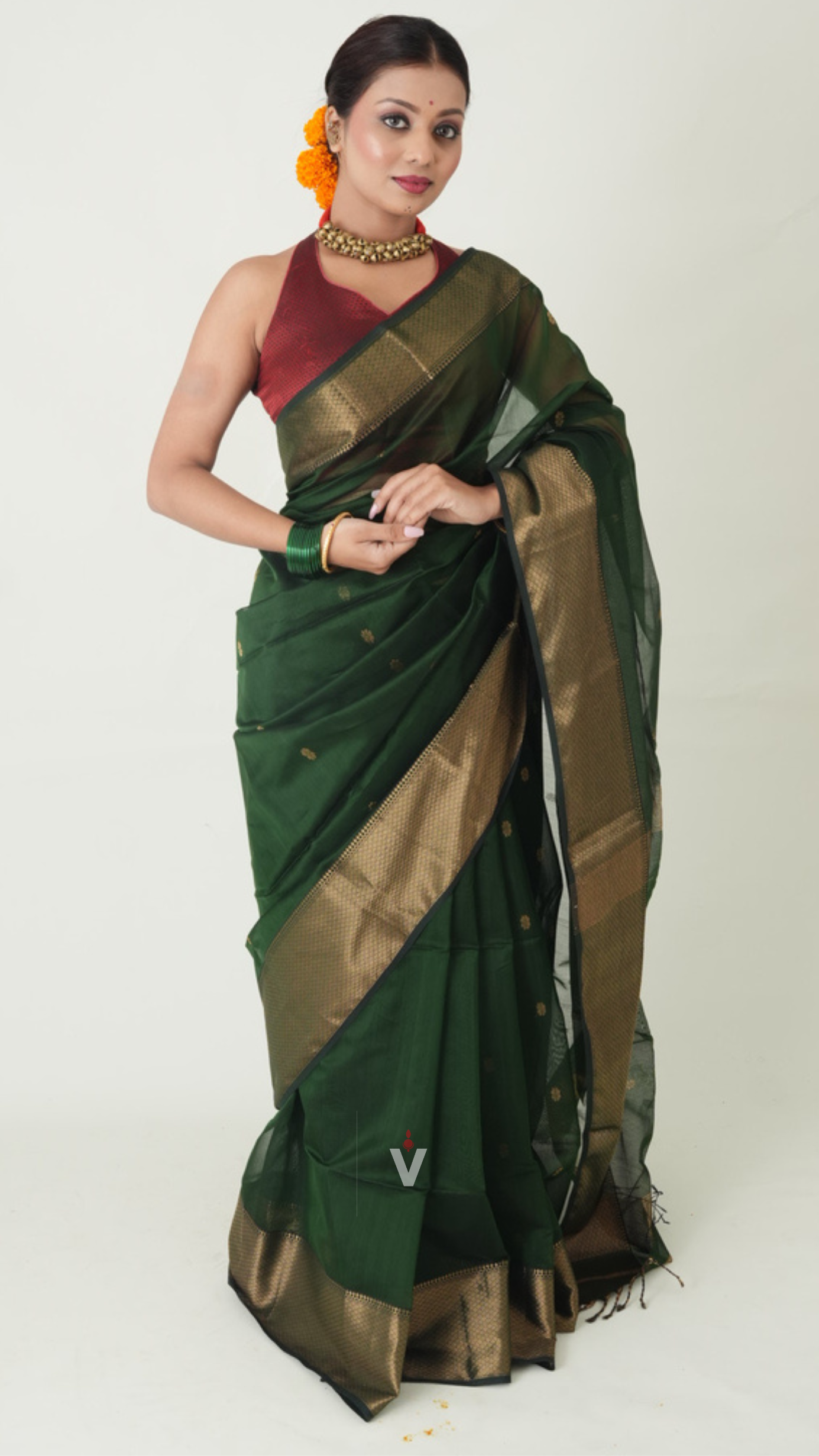 Bottle Green Maheshwari Zari Butti Handloom Saree