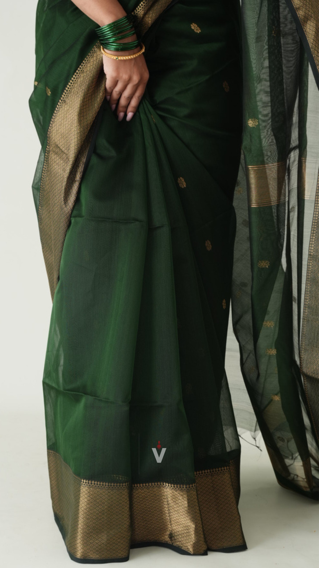 Bottle Green Maheshwari Zari Butti Handloom Saree