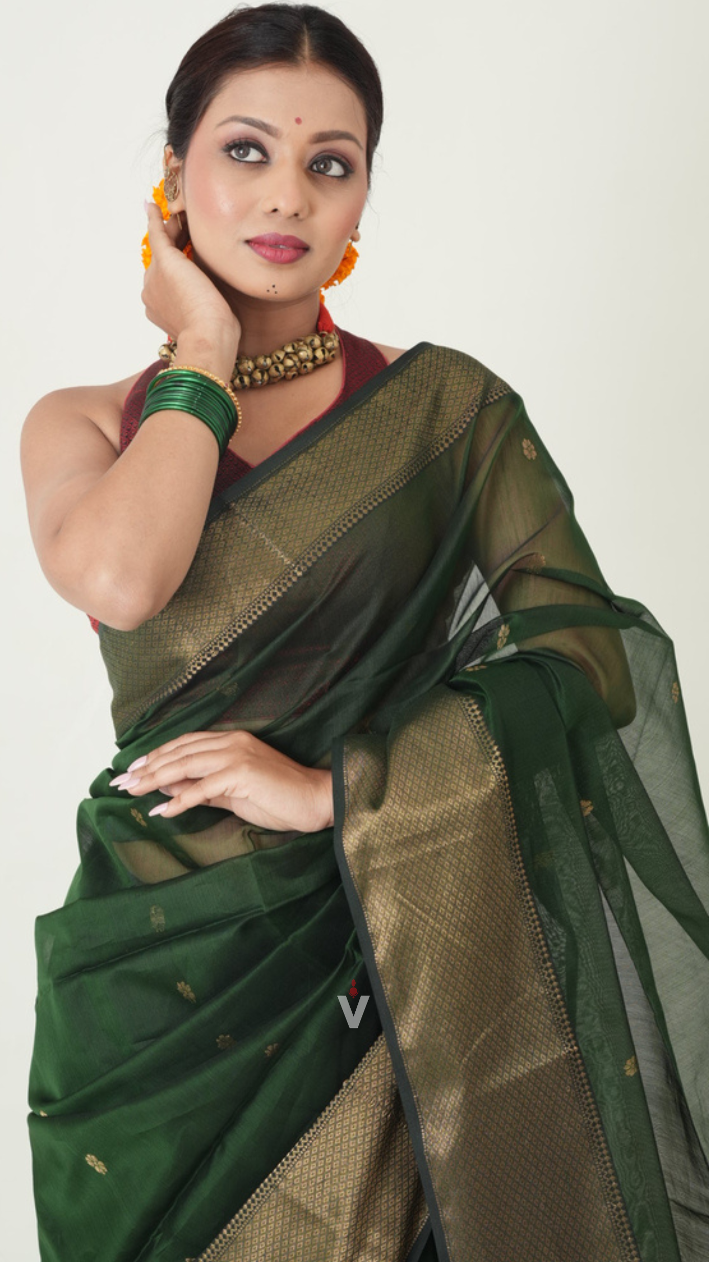 Bottle Green Maheshwari Zari Butti Handloom Saree
