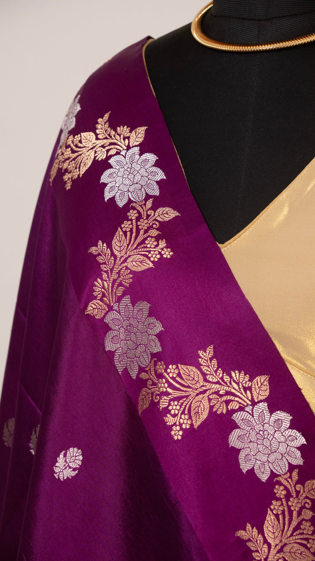 Magenta Jal Border Pure Silk Handloom Banarasi Sarees