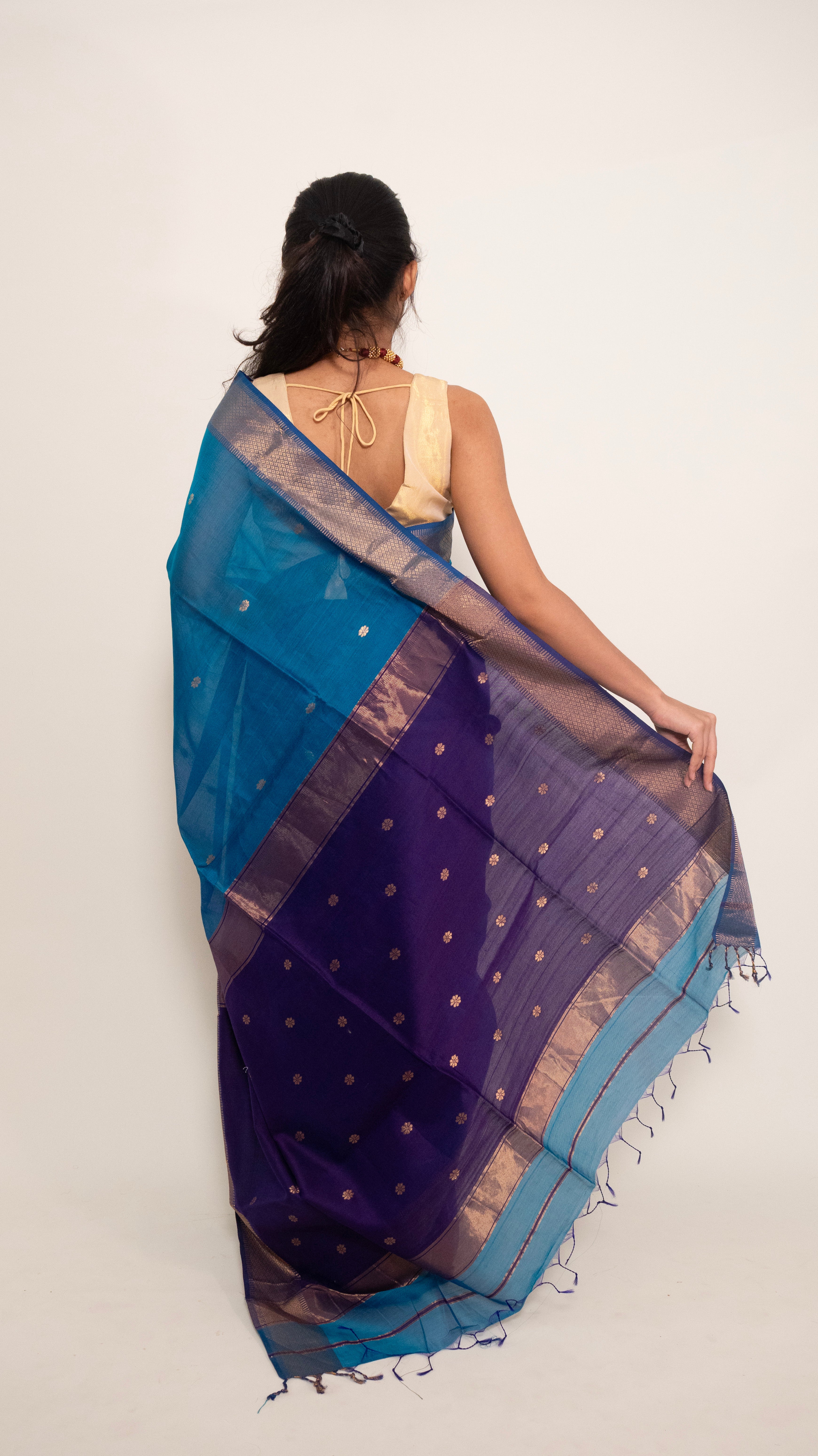 Dark teal blue cotton silk handloom Maheshwari ruhi butti saree