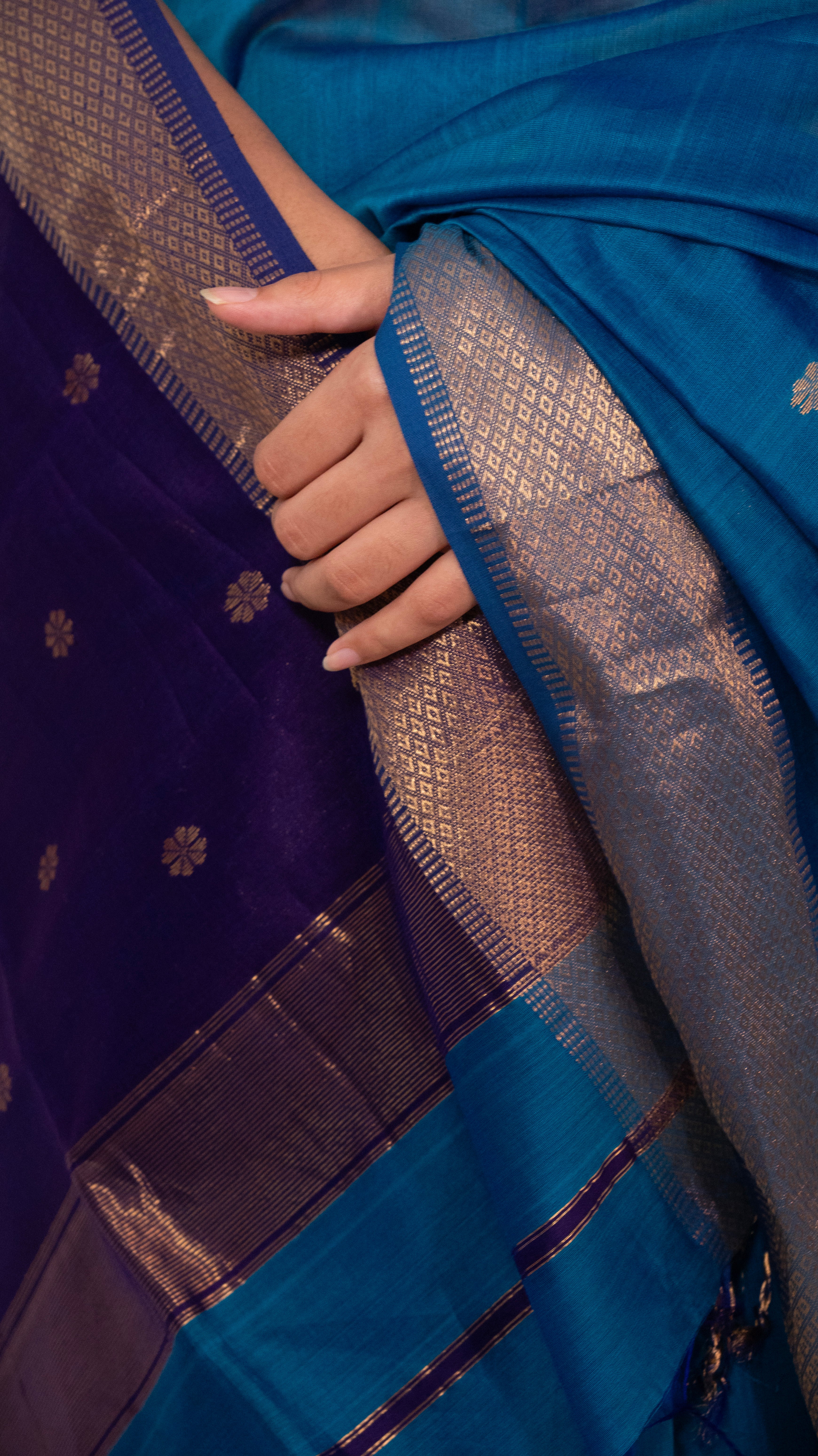 Dark teal blue cotton silk handloom Maheshwari ruhi butti saree