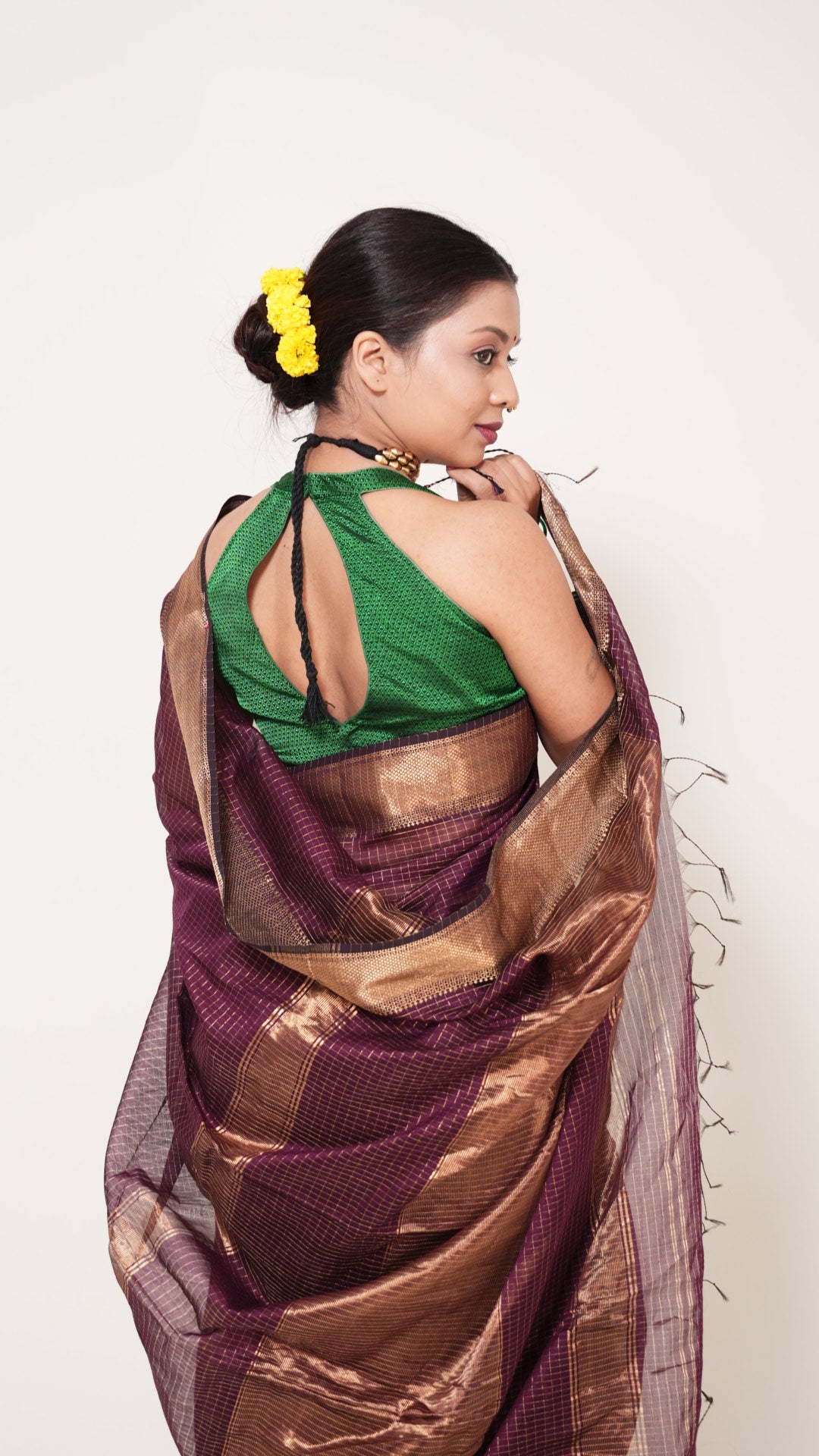 Wine Maheshwari Zari Checks Handloom Saree