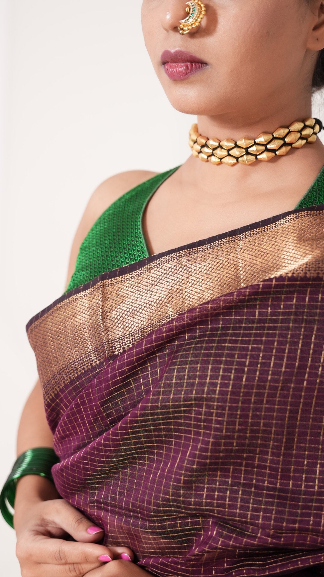 Wine Maheshwari Zari Checks Handloom Saree