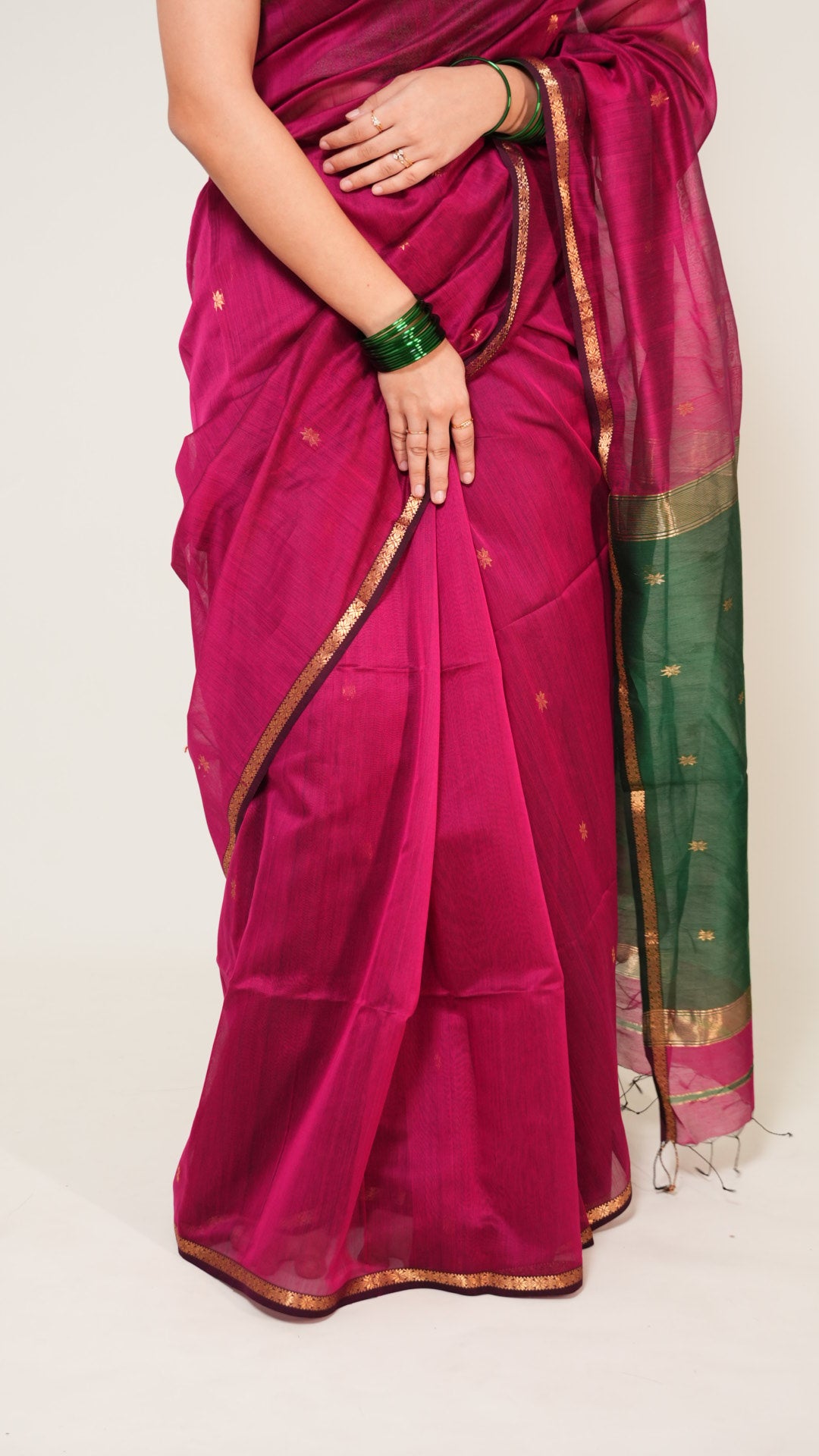 Deep Pink With Green Pallu Maheshwari Butti Handloom Saree