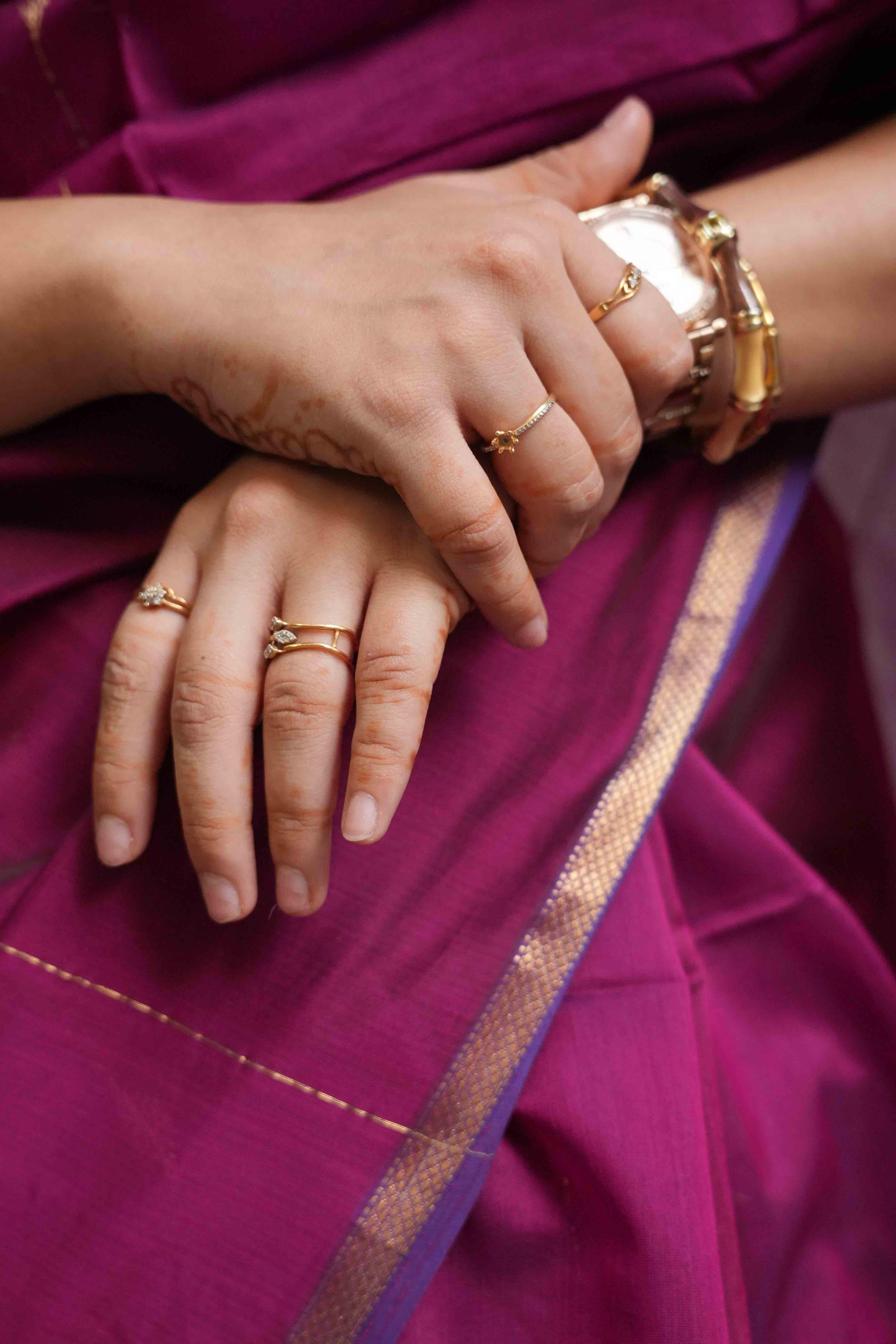 Magenta Dual Shade Maheshwari Zari Stripe Handloom Saree