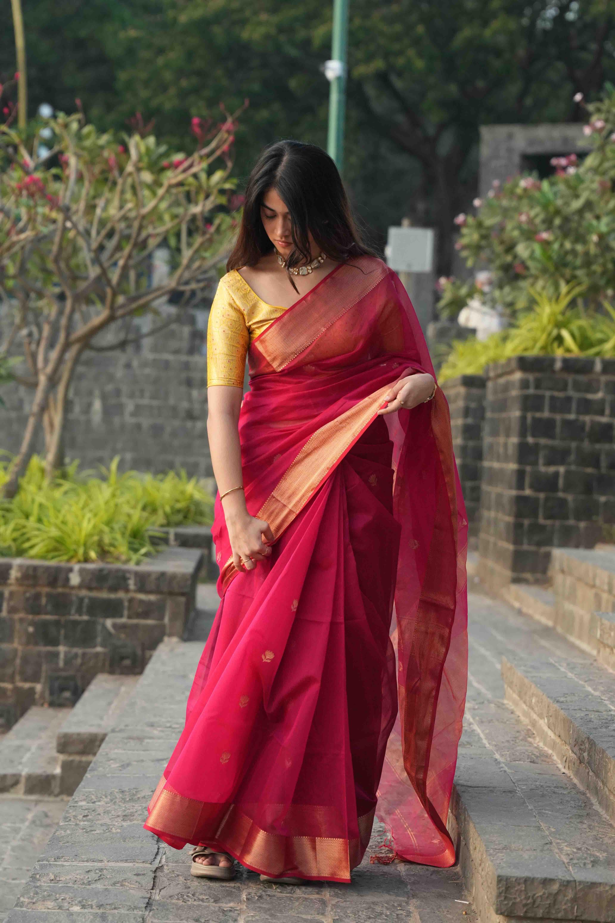 Hot Pink Maheshwari Lotus Butti Handloom Saree