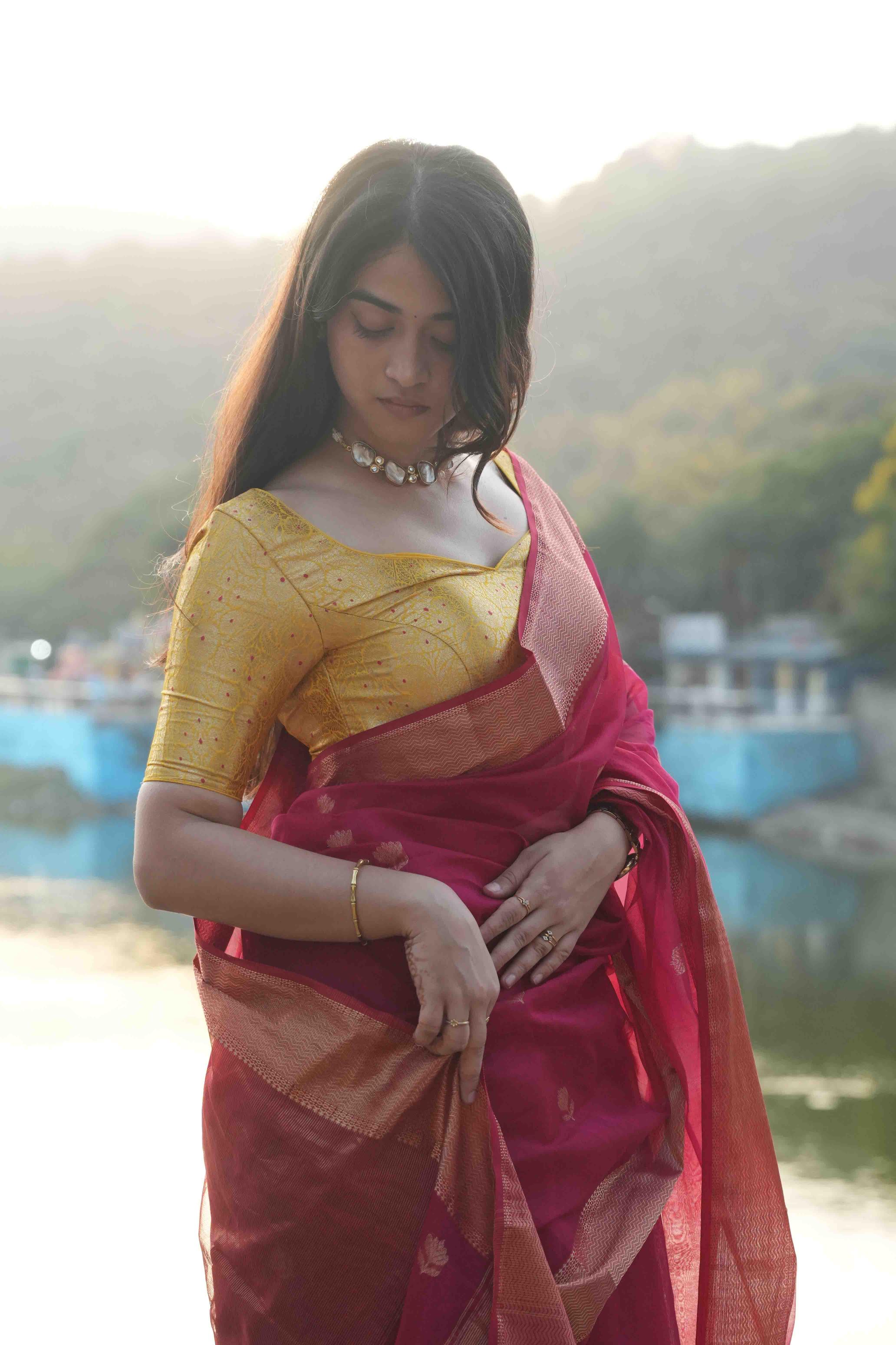 Hot Pink Maheshwari Lotus Butti Handloom Saree