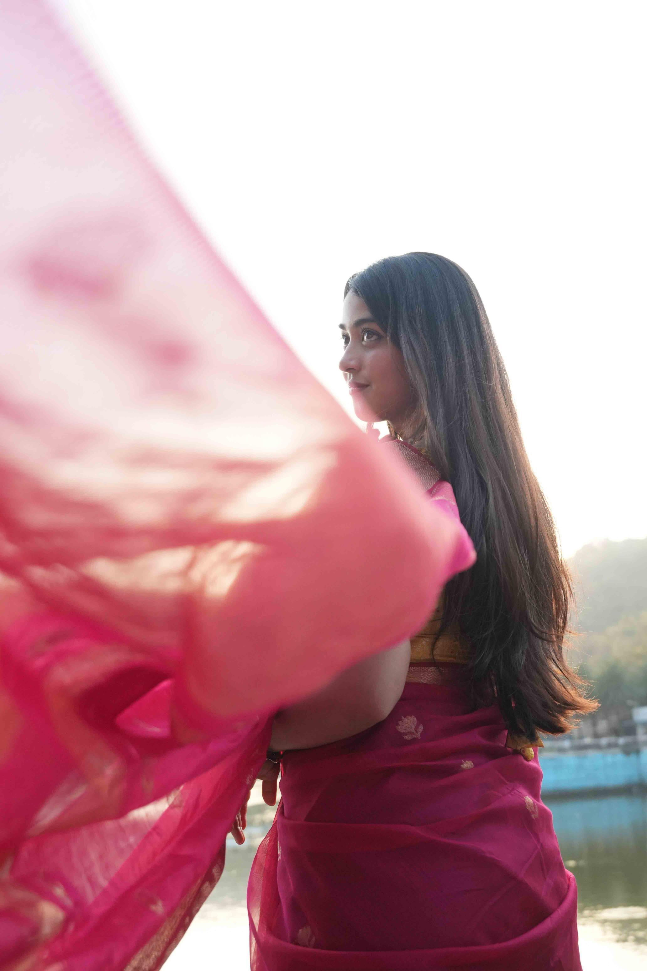 Hot Pink Maheshwari Lotus Butti Handloom Saree