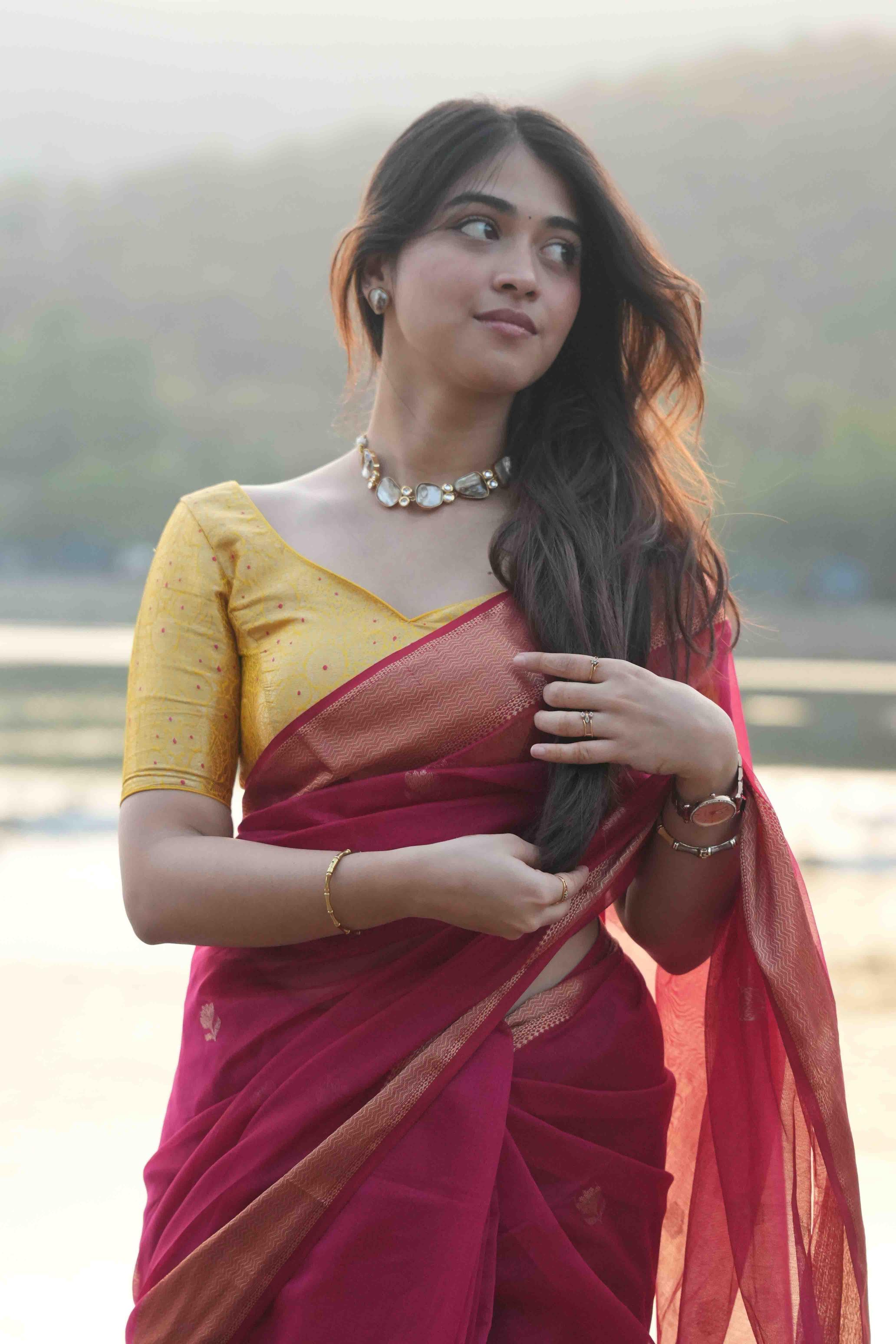 Hot Pink Maheshwari Lotus Butti Handloom Saree