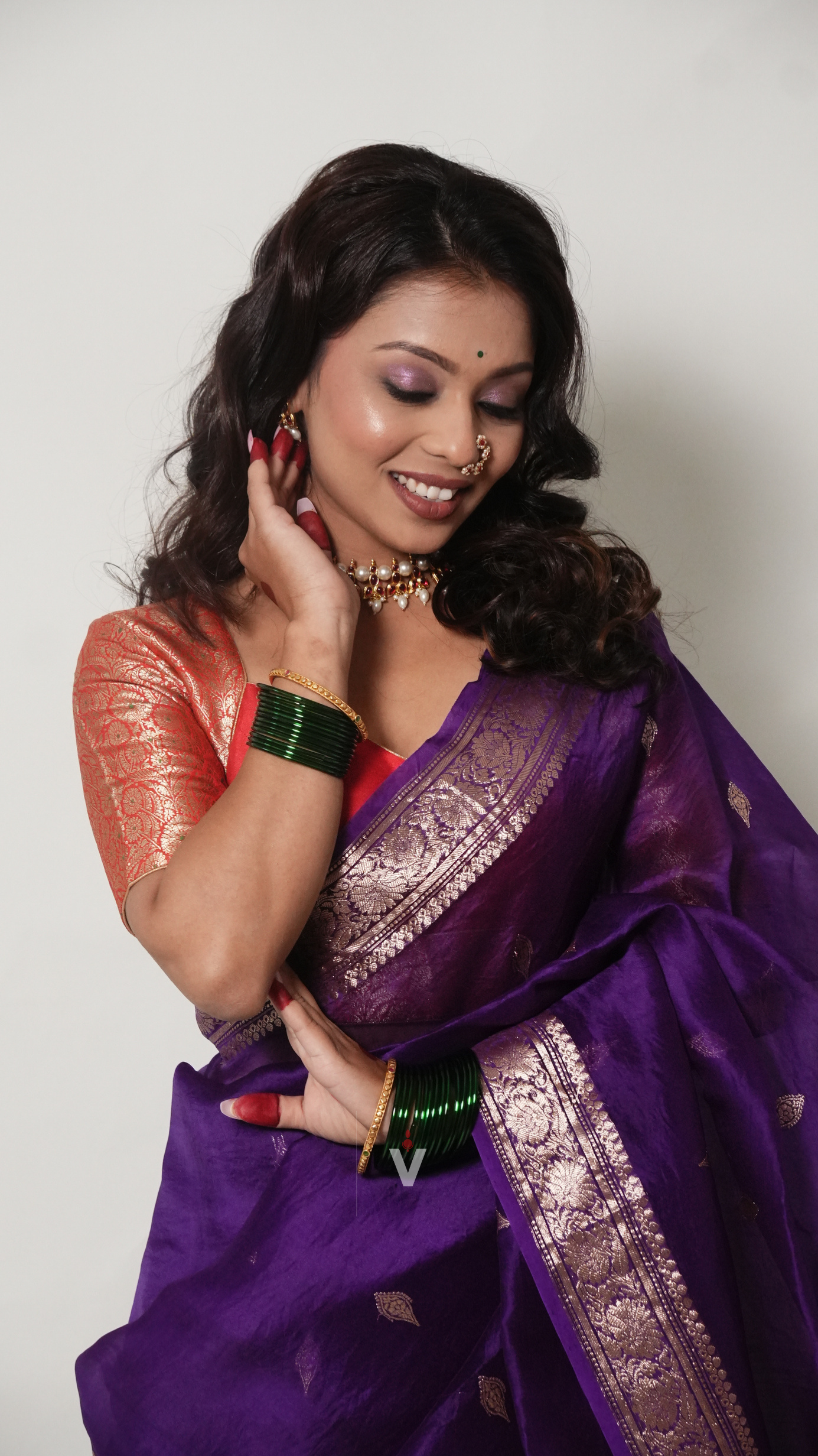 Graceful drape of Dark Purple Kadwa Kora Silk Handloom Banarasi Saree for weddings