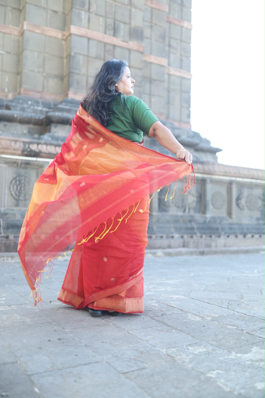 Red and Yellow Lotus Butti Handloom Maheshwari Saree