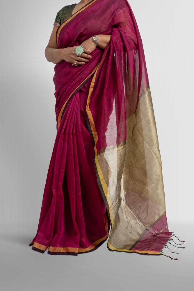 Magenta Handloom Cotton Silk Saree with Ghicha look alike pallu and Gold Zari border