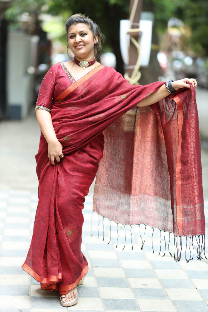 Maroon Meenakari Butti with Banarasi Pallu Handloom Linen Saree
