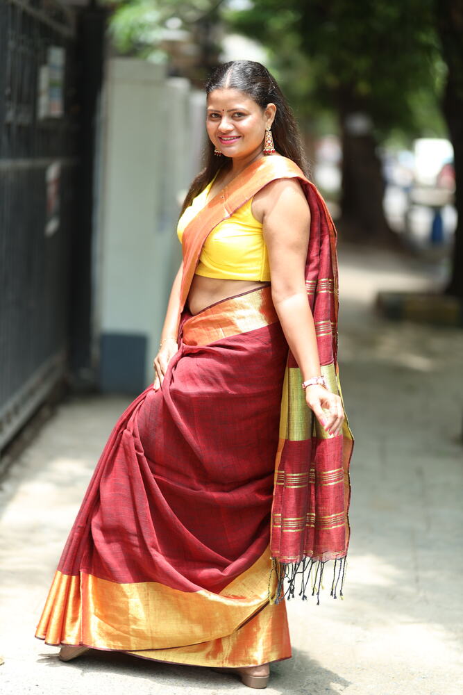 Maroon with Big Gold Border Handloom Linen Saree