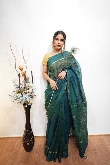 Peacock Green Maheshwari Self Strip Saree with Gold Zari Pallu