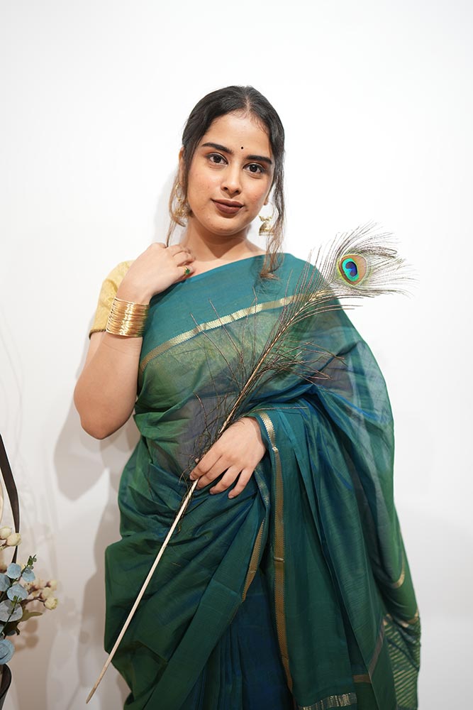 Peacock Green Maheshwari Self Strip Saree with Gold Zari Pallu
