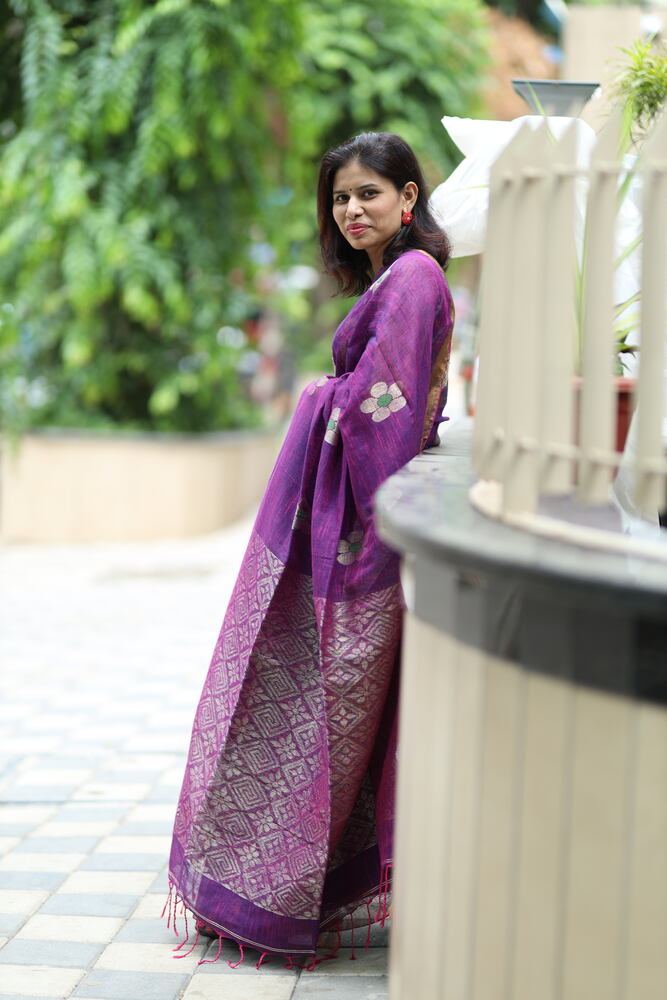 Purple Meenakari Butti with Banarasi Pallu Handloom Linen