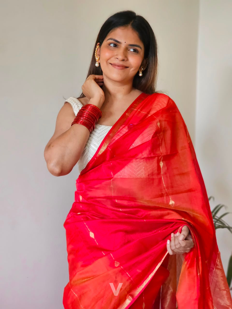 Red and Orange Dual Shade Maheshwari Zari Stripes Handloom Saree