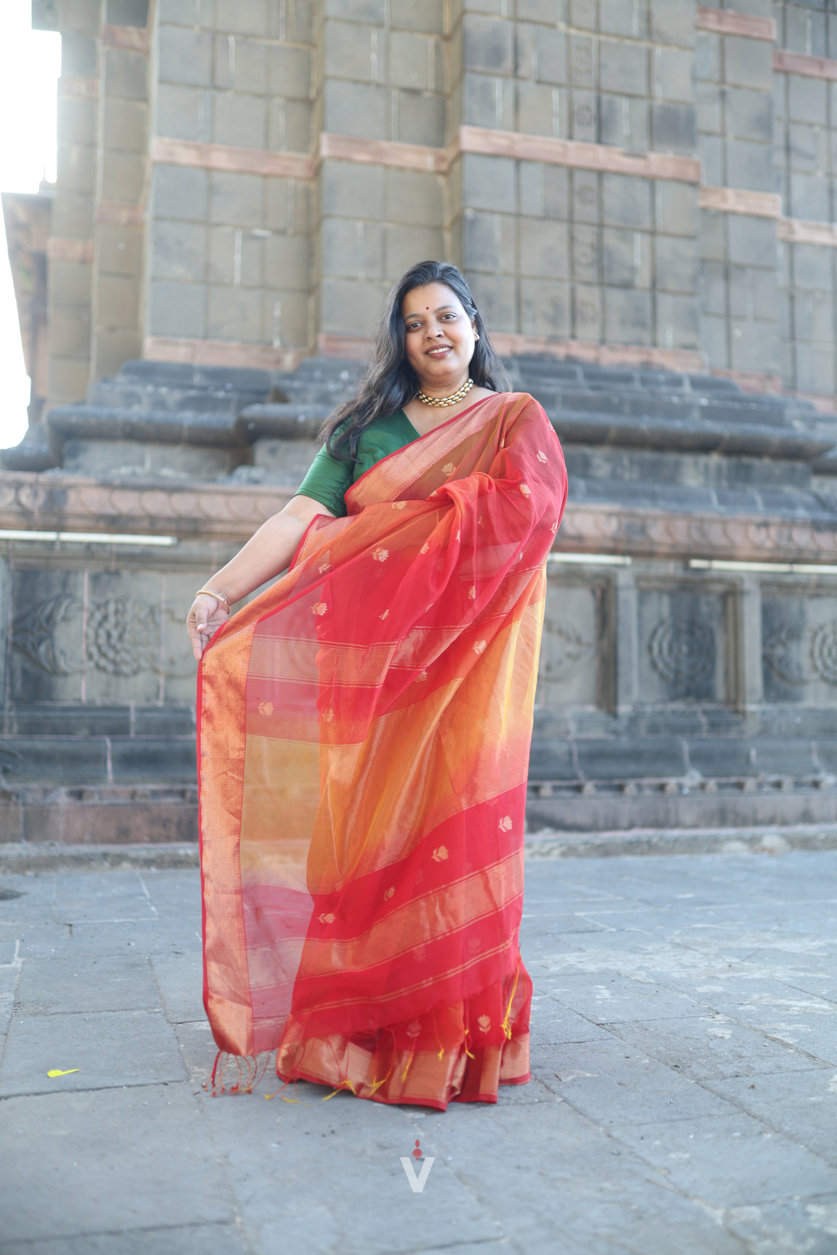 Red and Yellow Lotus Butti Handloom Maheshwari Saree