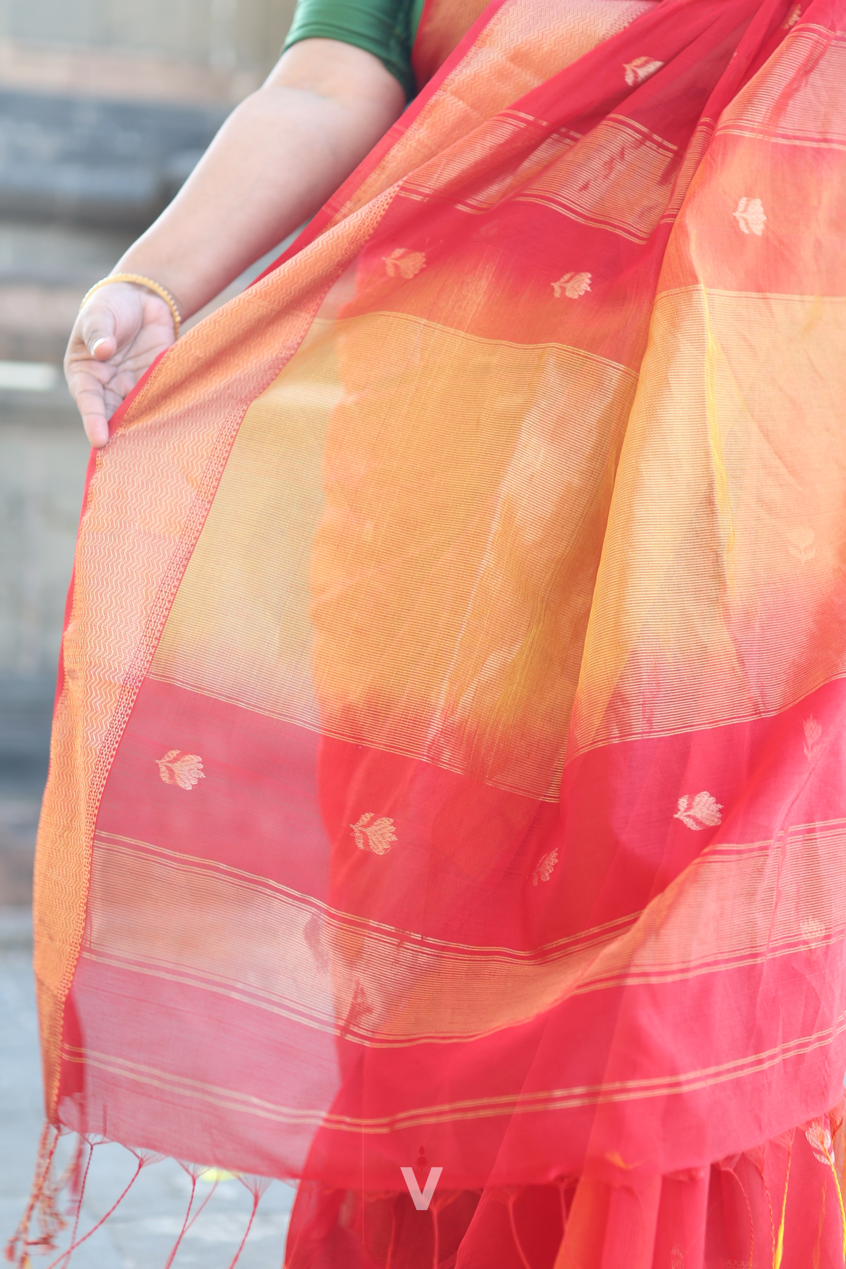 Red and Yellow Lotus Butti Handloom Maheshwari Saree