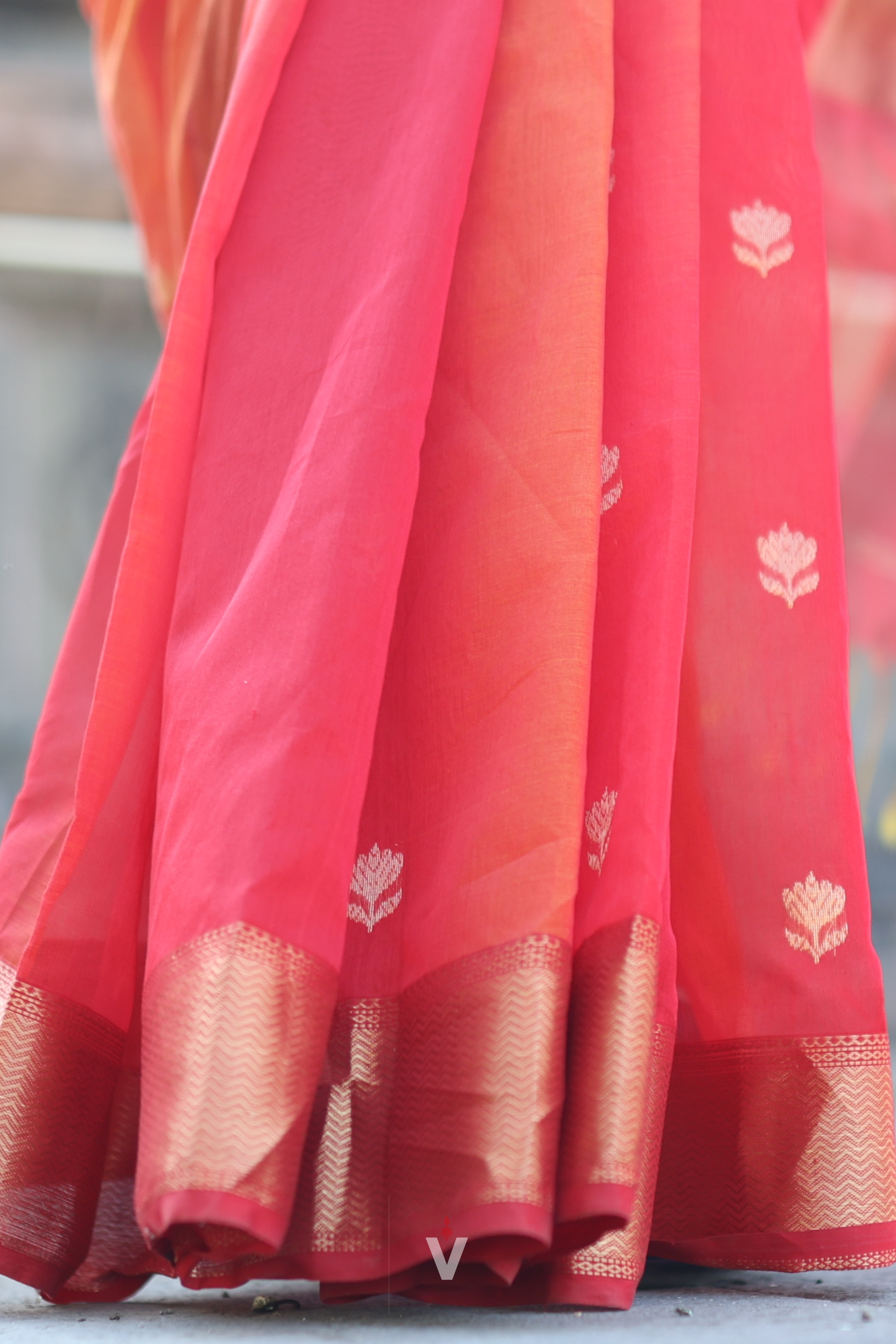 Red and Yellow Lotus Butti Handloom Maheshwari Saree