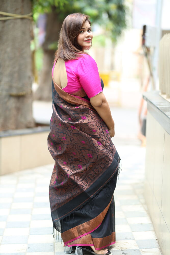 SLate Black Banarasi Pallu Organic Handloom Linen