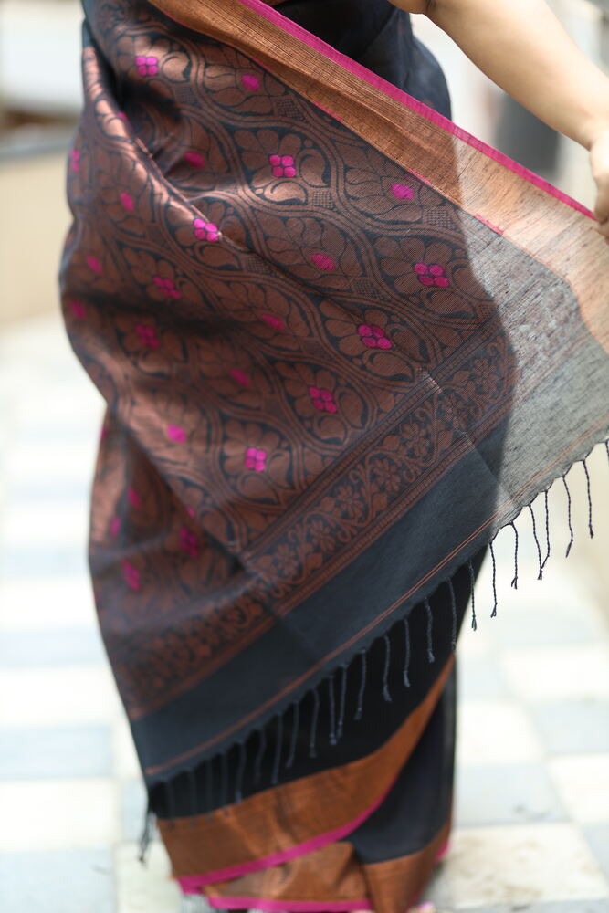 SLate Black Banarasi Pallu Organic Handloom Linen