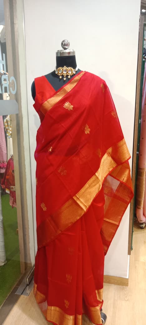Red Maheshwari Big Lotus Butti Zari Pallu Handloom Saree