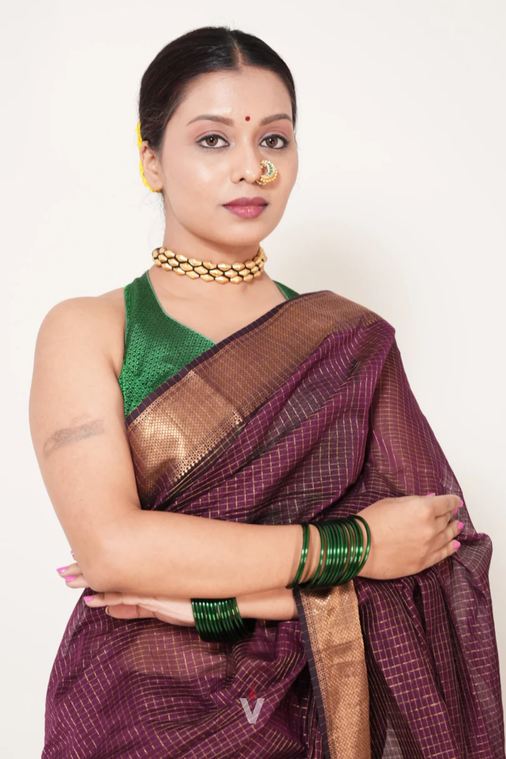Wine Maheshwari Zari Checks Handloom Saree