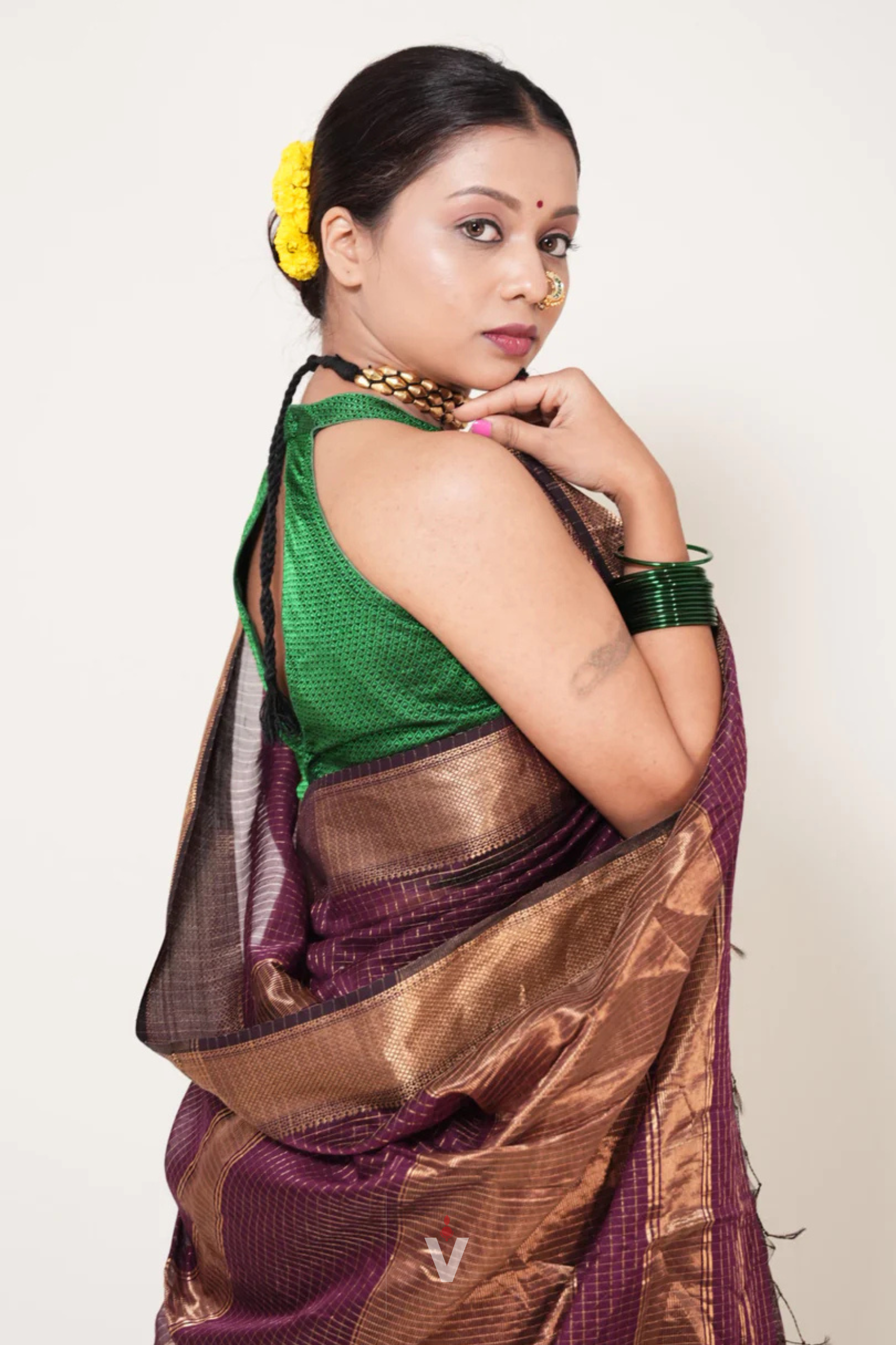 Wine Maheshwari Zari Checks Handloom Saree