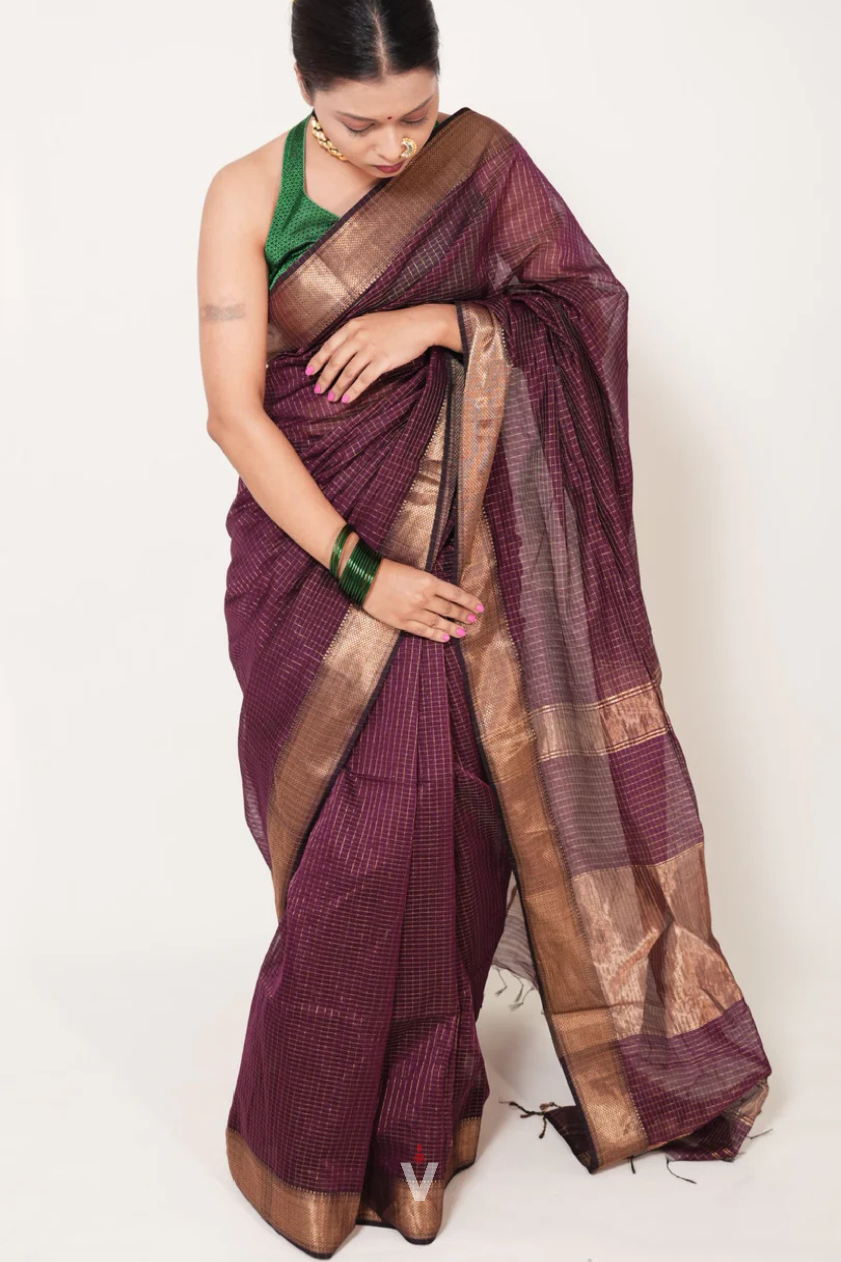 Wine Maheshwari Zari Checks Handloom Saree