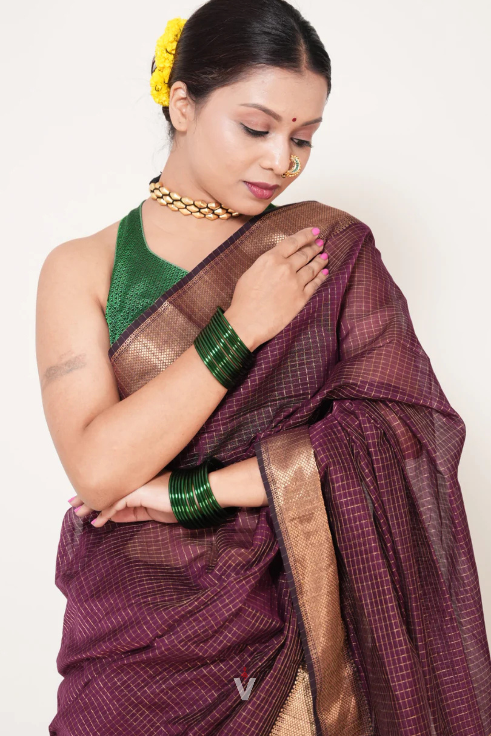 Wine Maheshwari Zari Checks Handloom Saree