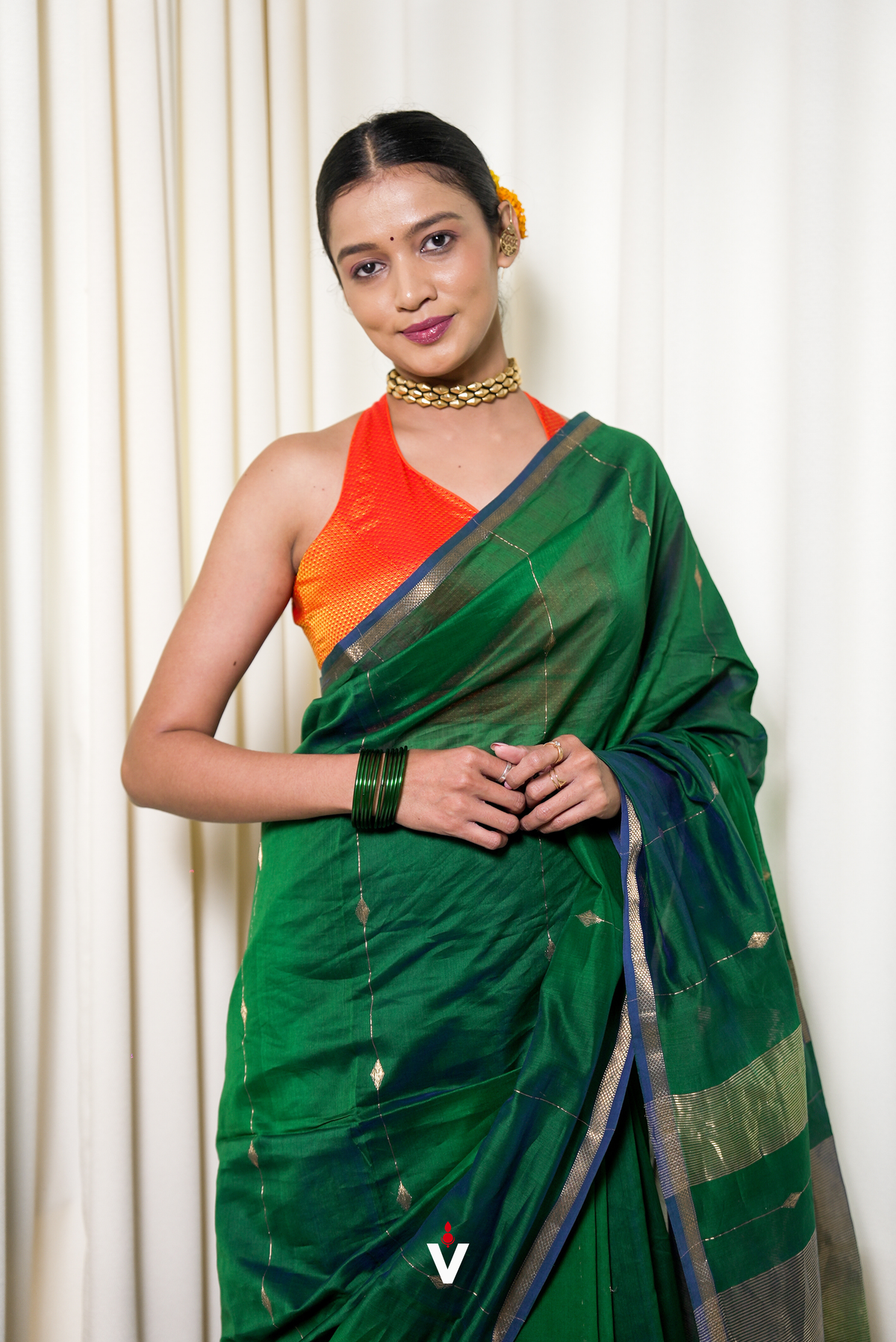 Peacock Green Dual Shade Maheshwari Diamond Butti Handloom Saree